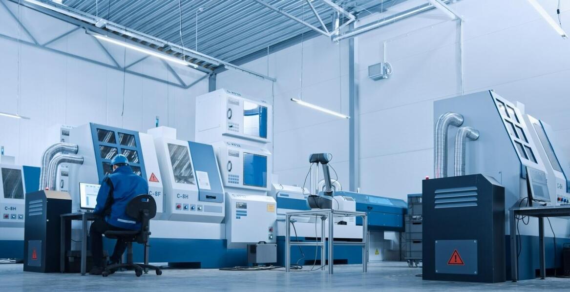 Jak technologie CNC zmieniają podejście do projektowania ekspozytorów?