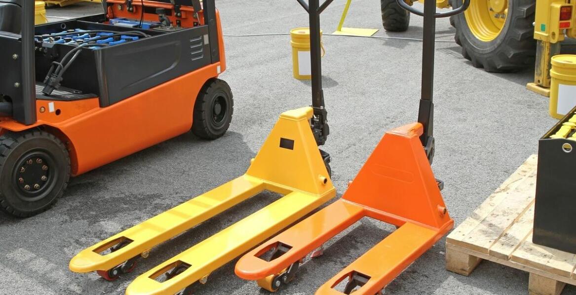 Poradnik wyboru wózka paletowego dla małych i średnich przedsiębiorstw