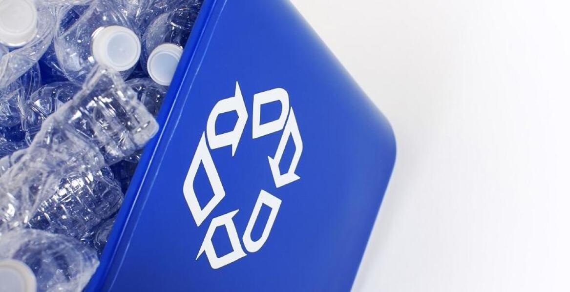 Skup pojemników plastikowych a przepisy unijne dotyczące recyklingu