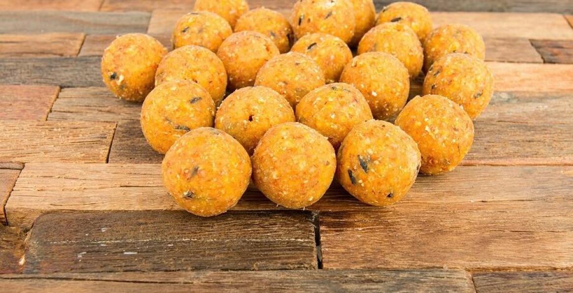 Kulki proteinowe na ryby – jak przechowywać, aby zachować świeżoś ć?