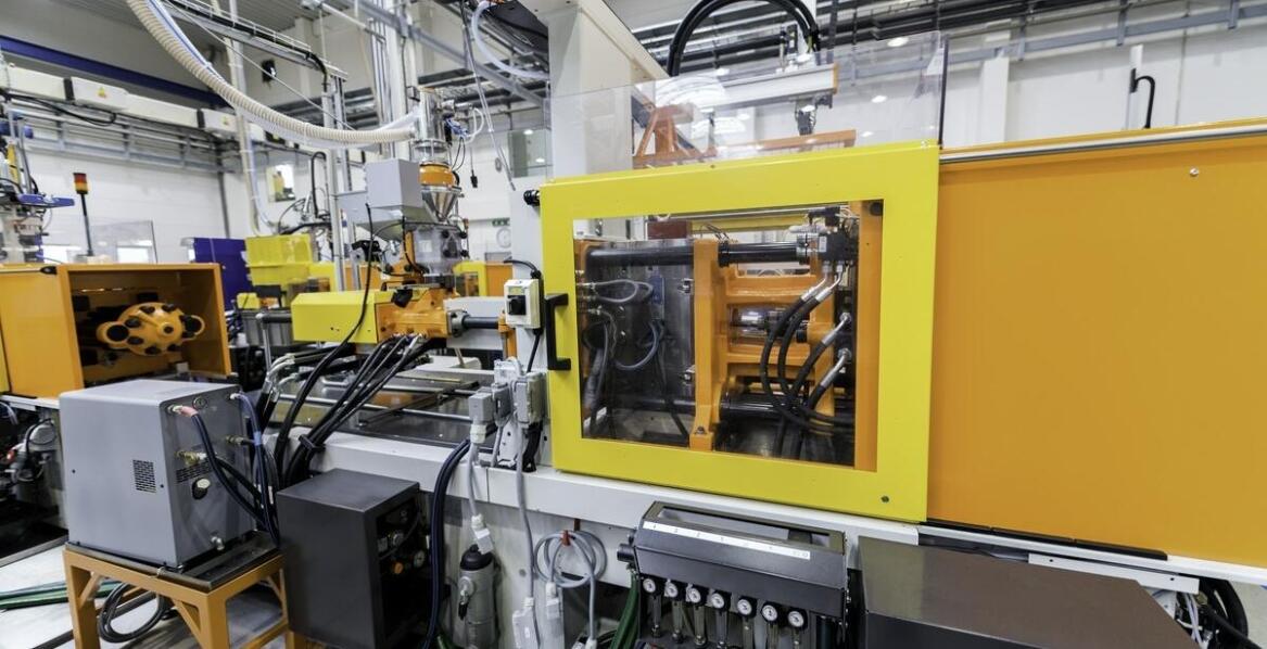 Regał magazynowy a zwiększenie efektywności operacyjnej w handlu detalicznym