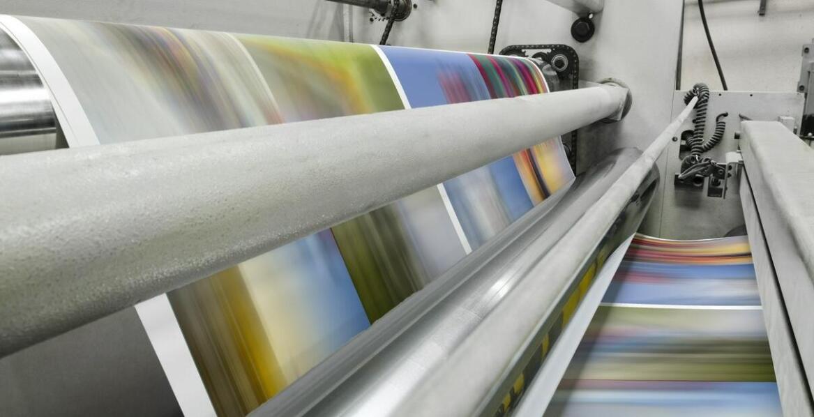 Wpływ druku offsetowego na tworzywach na estetykę materiałów promocyjnych