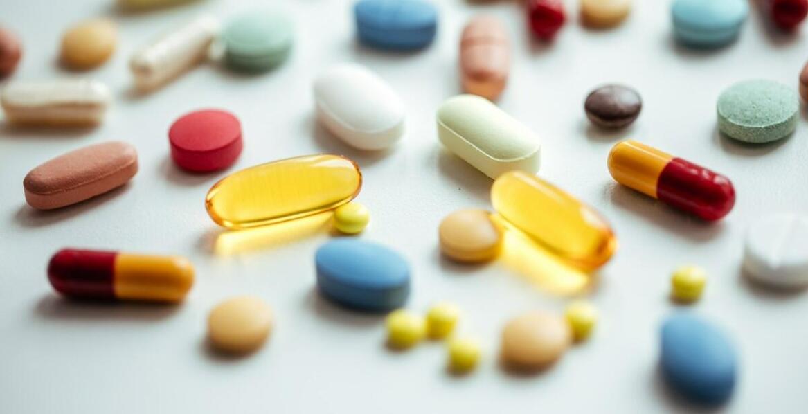 Jak uruchomić własną linię suplementów bez budowy zaplecza produkcyjnego?