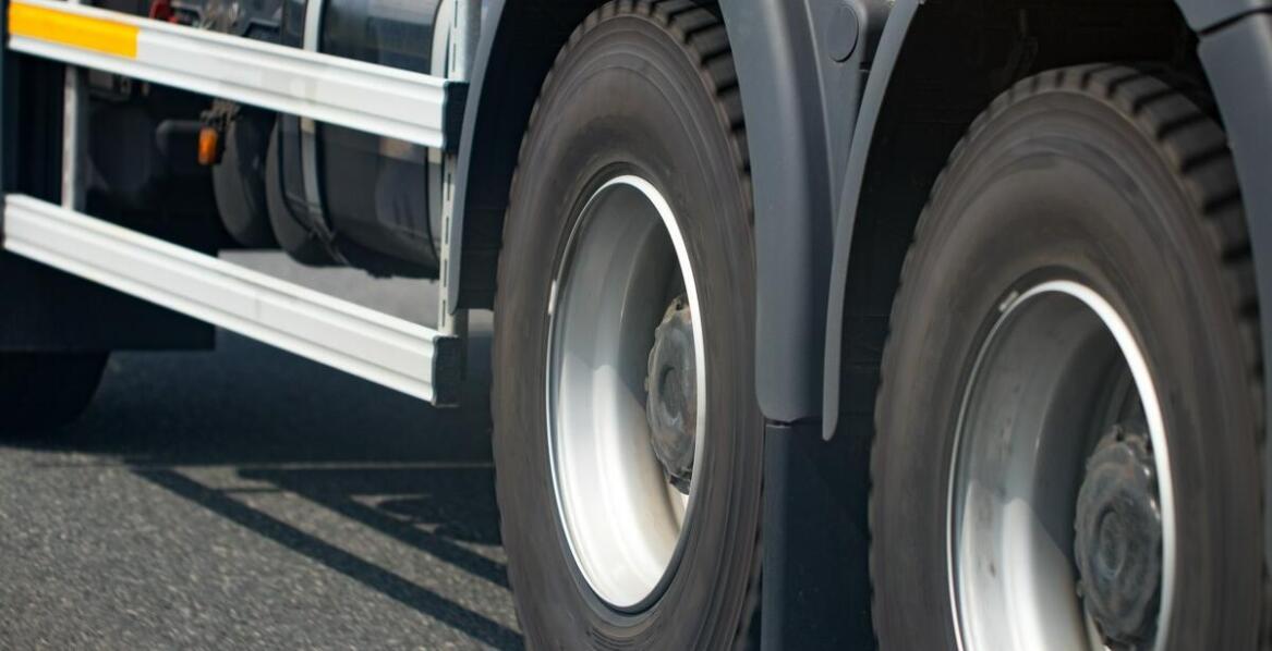 Dlaczego warto inwestować w wysokiej jakości opony 13 R22.5?