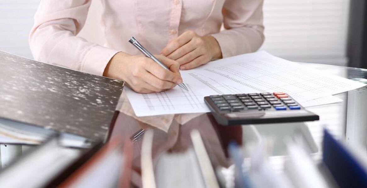 Kadry i płace a koszty działalności – jak biuro rachunkowe może pomóc w optymalizacji?