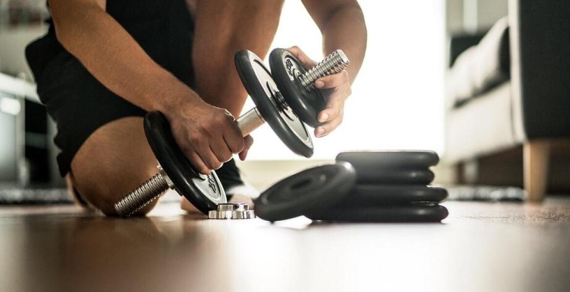 Jak odpowiednie odwazniki do hantli wspierają rozwój mięśni