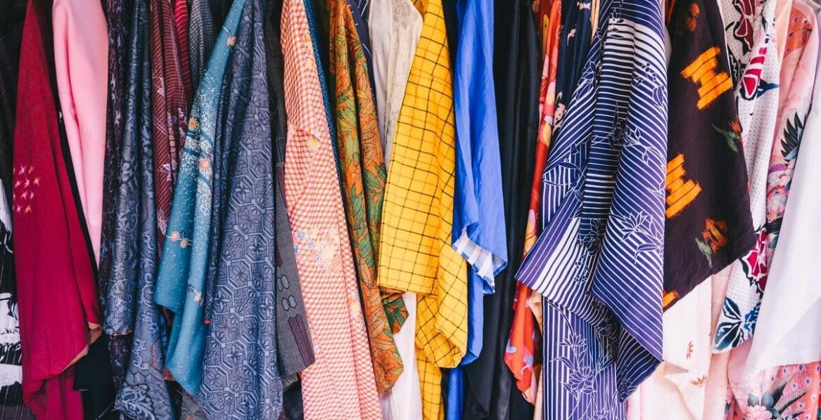 Ubrania sportowe w second hand Białystok – co warto wybrać?