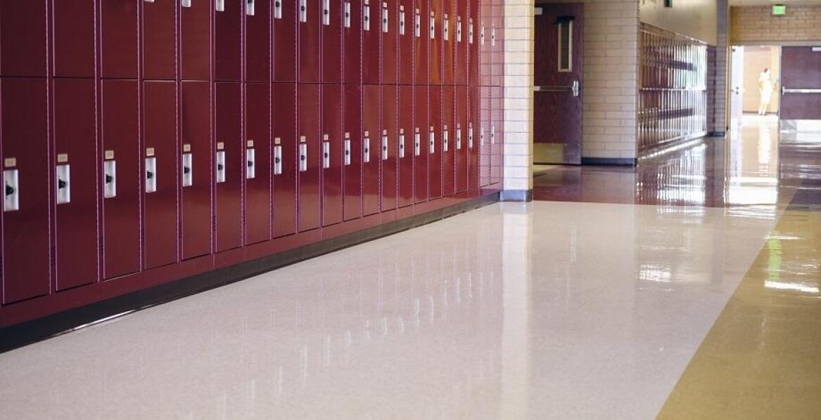 Wybór odpowiednich wykładzin podłogowych do przestrzeni edukacyjnych