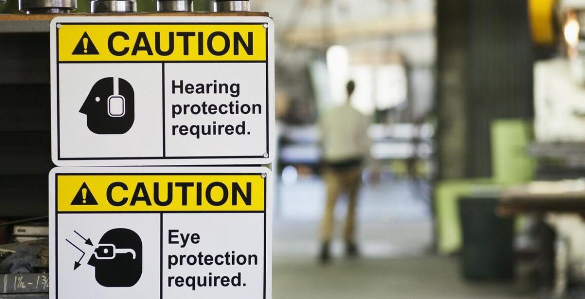 Jak wybrać odpowiednie drabiny aluminiowe dwustronne dla swojej firmy?