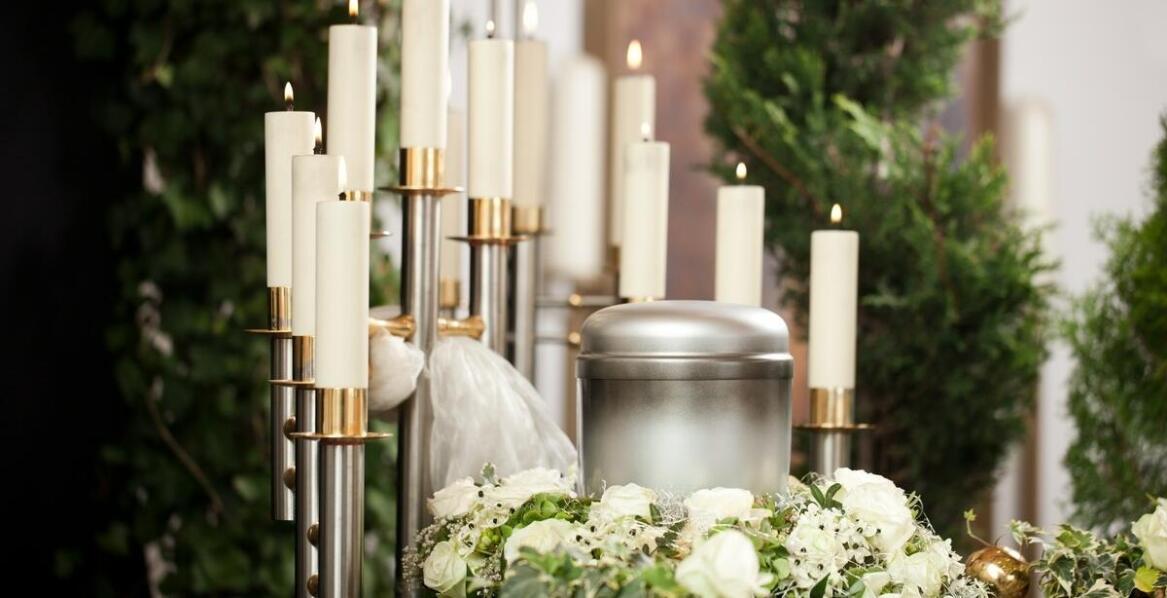 Jak firma pogrzebowa dostosowuje swoje usługi do potrzeb finansowych klientów?