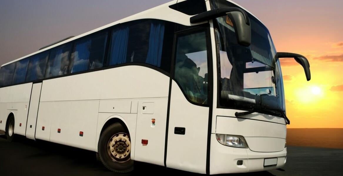 Jak zorganizować bezproblemowy transfer z lotniska do hotelu w stolicy?