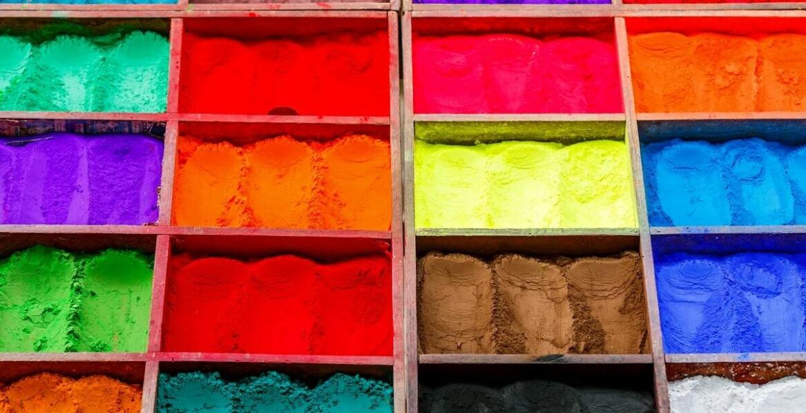 Czym kierować się przy wyborze pudru do twarzy z oferty hurtowej?