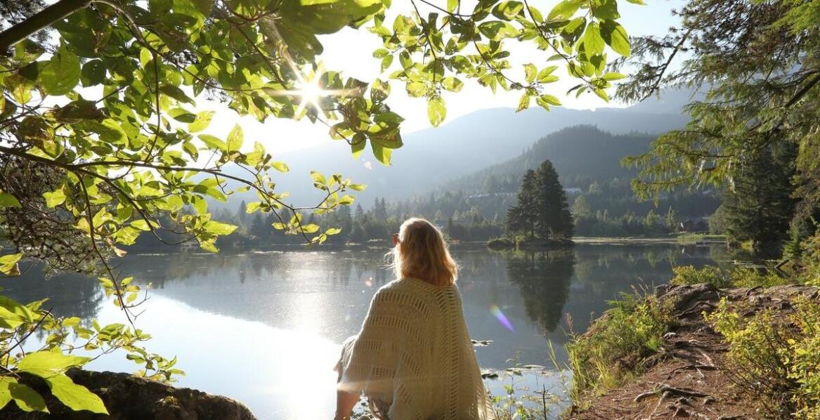 Jak kuchnia ajurwedyjska może wspierać zdrowe starzenie się organizmu