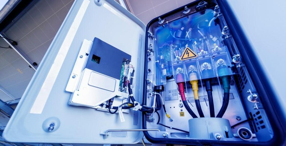 Jak poliwęglan lity wpływa na rozwój nowoczesnych technologii komunikacyjnych?