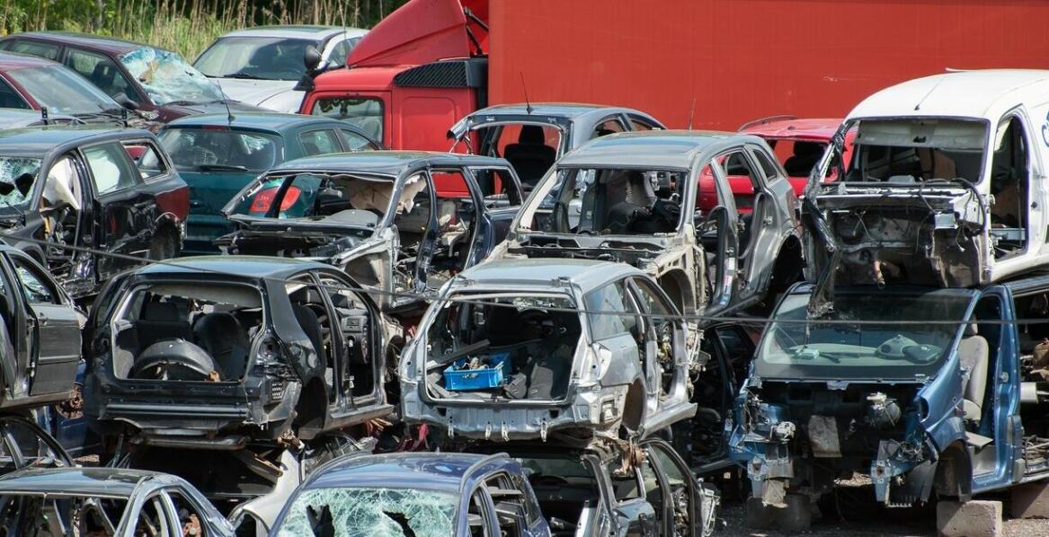 Jak przebiega odbiór pojazdu przez auto złom – krok po kroku