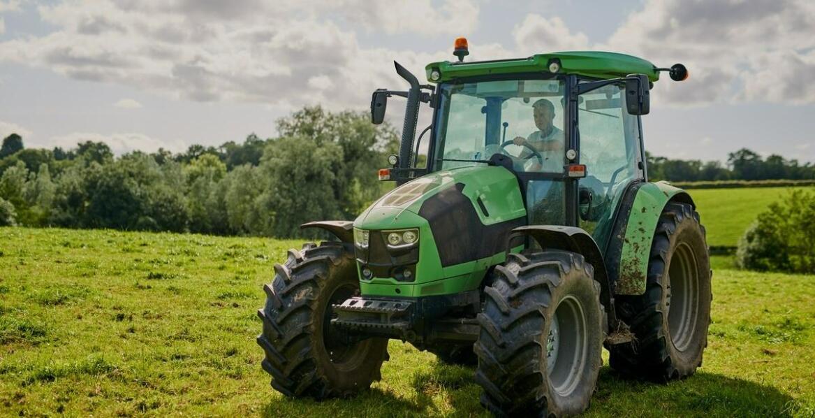 Jak ciągniki zwiększają efektywność produkcji rolnej?