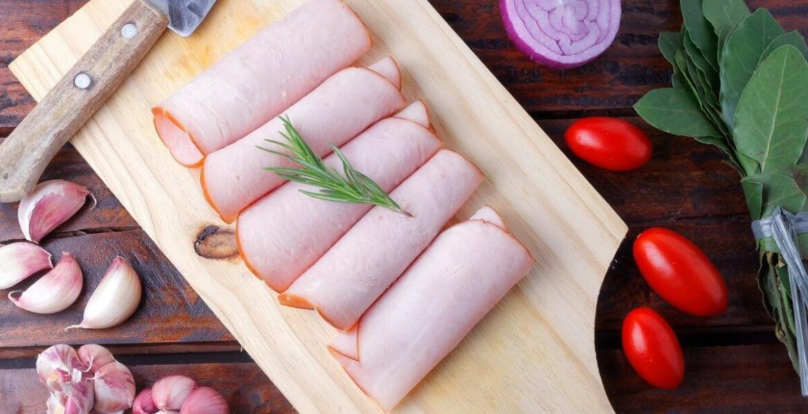 Jak różnorodność ofert jelit wieprzowych wpływa na wybór producentów?