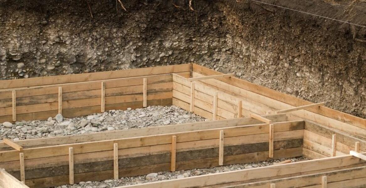 Jak szalunki fundamentowe wpływają na trwałość i stabilność konstrukcji?