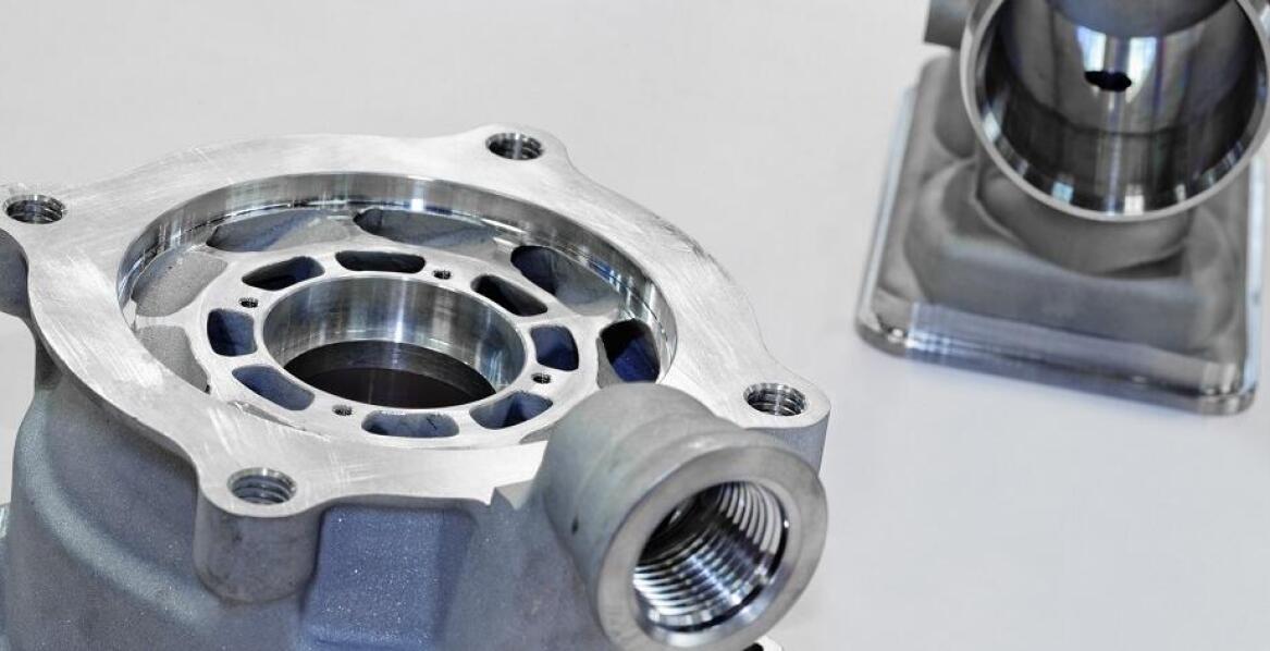 Jakie są kluczowe zalety form wtryskowych dla przemysłu motoryzacyjnego?