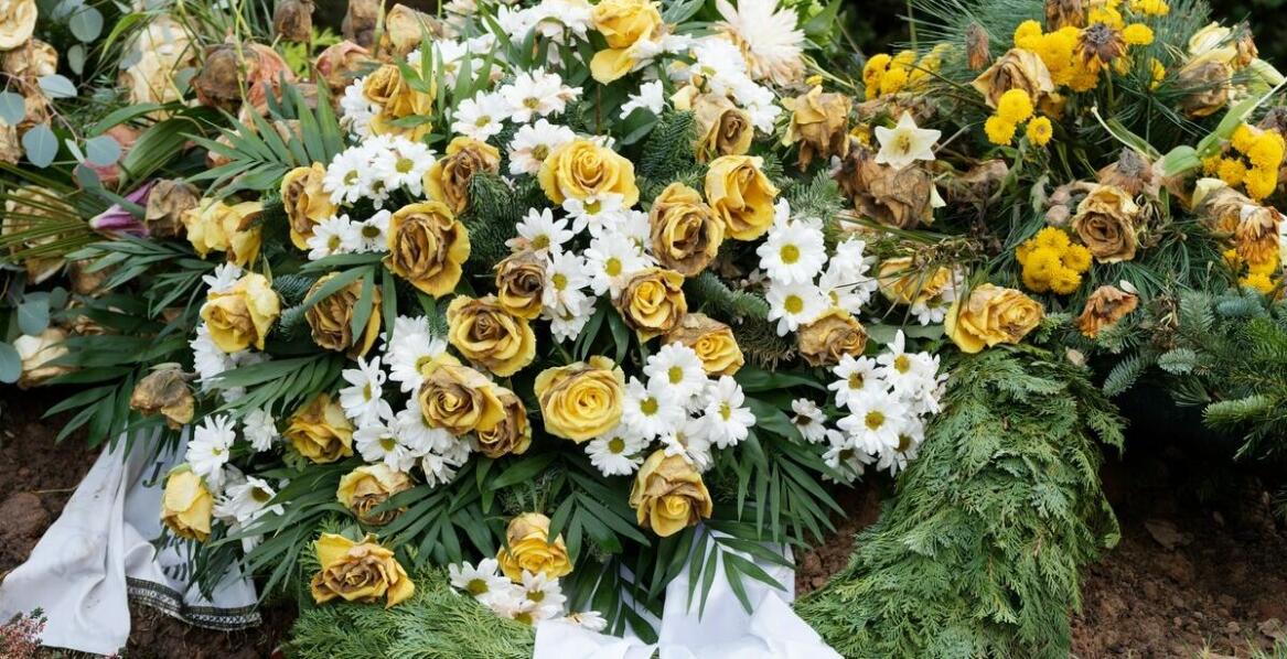 Jakie korzyści daje kompleksowa obsługa pogrzebu przez nasz zakład?