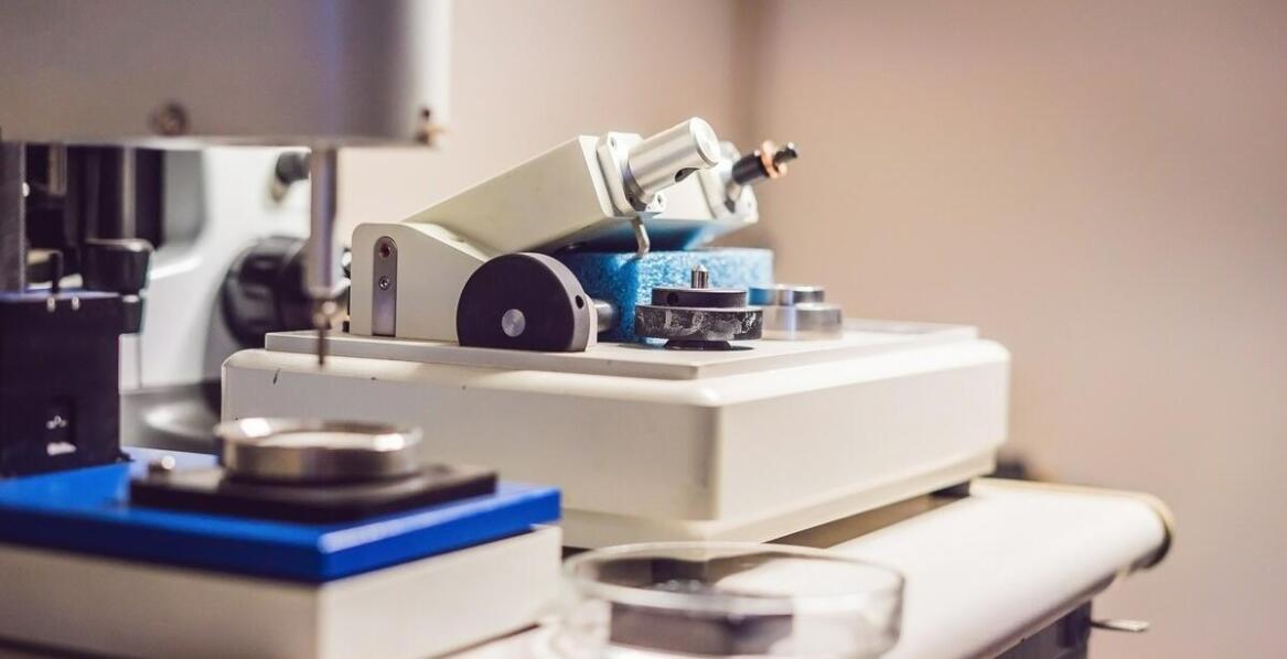 Nowoczesne technologie w produkcji rolek do przenośników