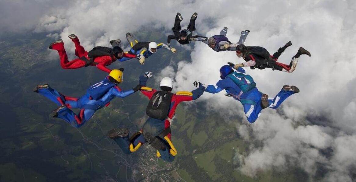 Rodzinne skoki ze spadochronem: wspólne przeżycia, które łączą