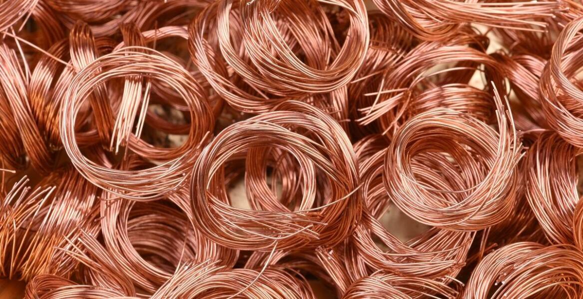 Jakie wyzwania stoją przed branżą zajmującą się recyklingiem złomu miedzi?