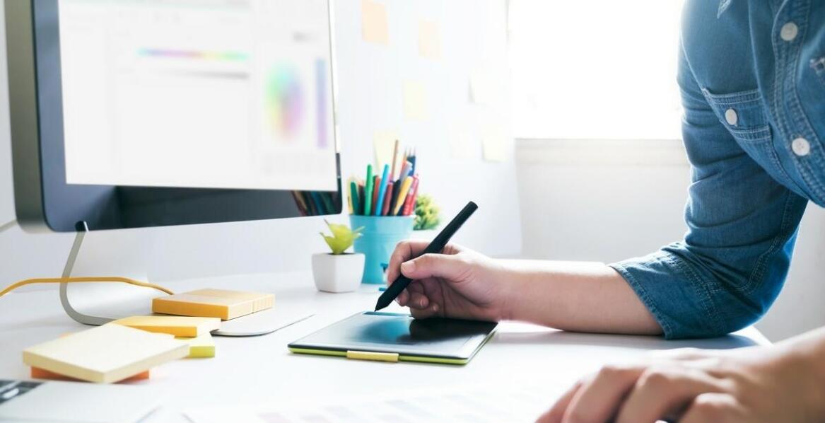 Tworzenie responsywnych stron internetowych – jak firma IT dba o dostępność na różnych urządzeniach?