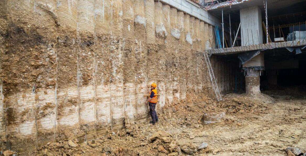 Jakie dane dostarczają laboratoryjne badania gruntów dla inżynierii budowlanej?