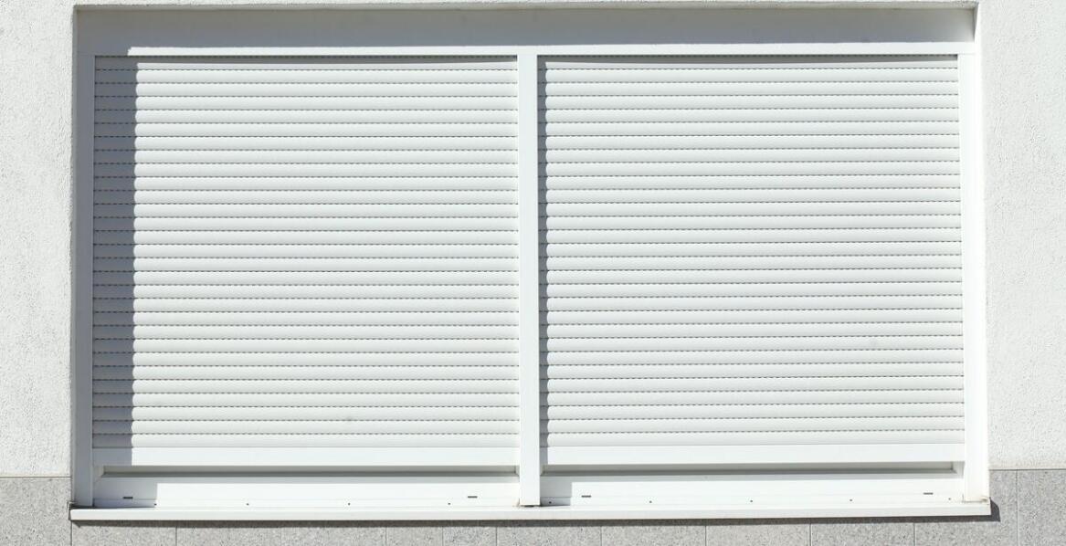 Żaluzje fasadowe a bezpieczeństwo – jak chronią przed włamaniami?