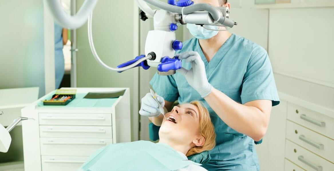 Rola zaawansowanego sprzętu w sukcesie leczenia kanałowego