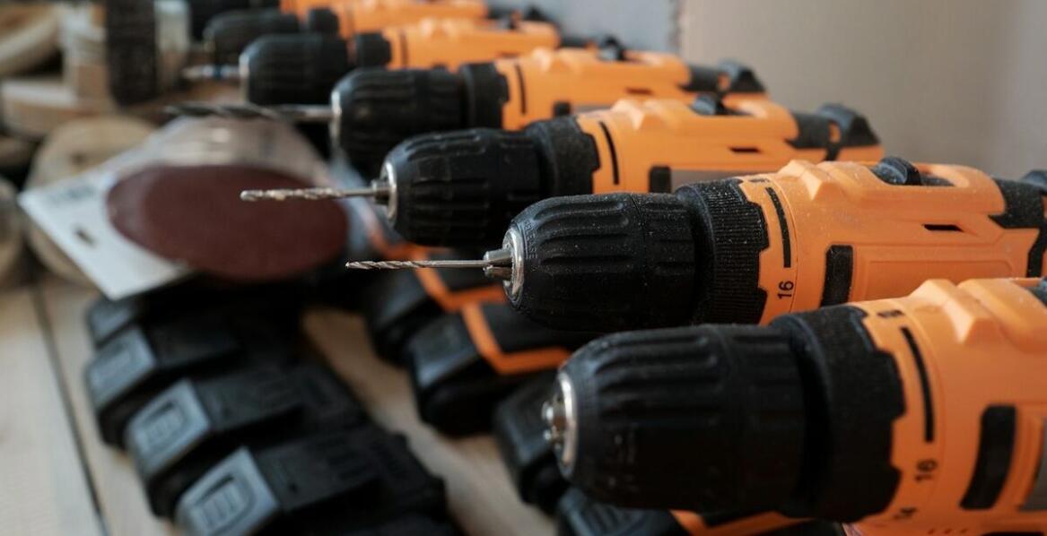 Elektronarzędzia w codziennej pracy – jak zwiększają produktywność?