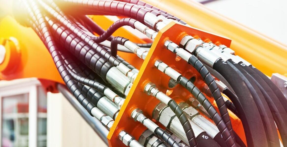 Filtry do hydrauliki – jak wpływają na wydajność maszyn rolniczych?