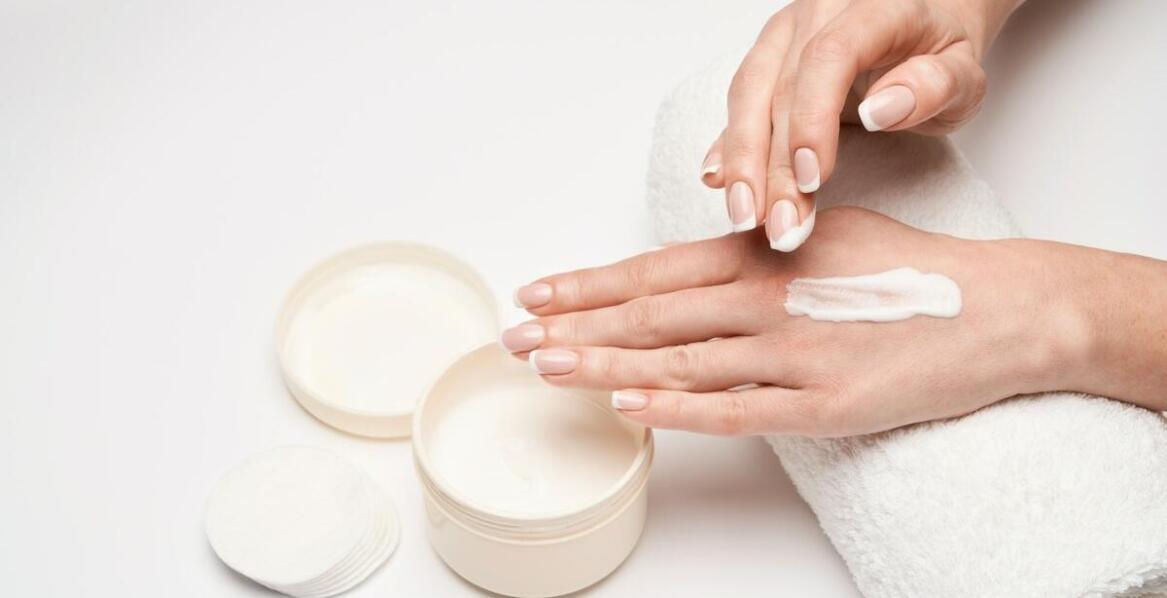 Jakie środki ostrożności należy zachować przy stosowaniu preparatów na świerzb?