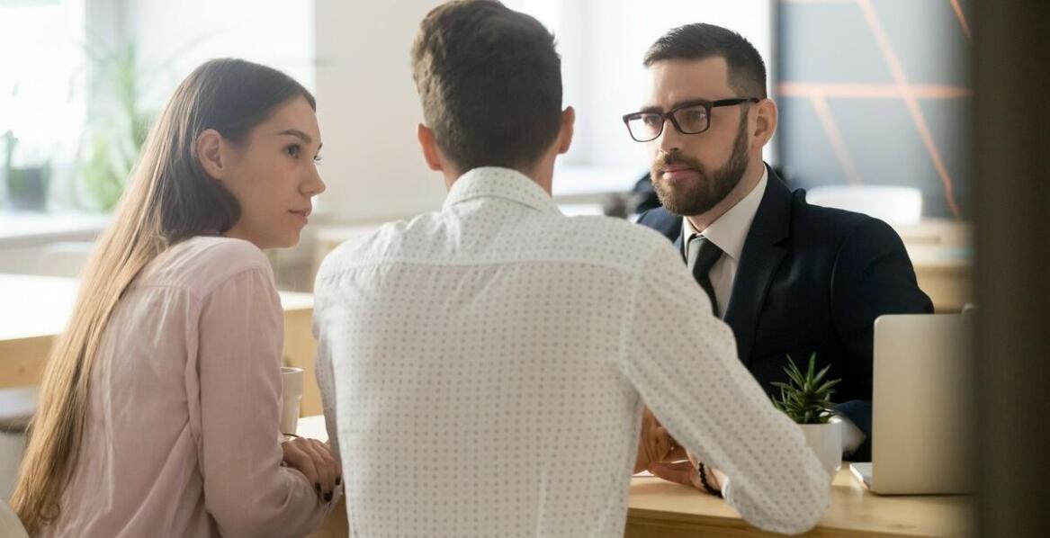 Współpraca z adwokatem przy rozwiązywaniu sporów o podział majątku po śmierci bliskiego