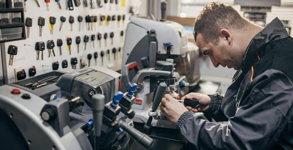 Kluczowe kroki w procesie serwisowania krajalnic spożywczych