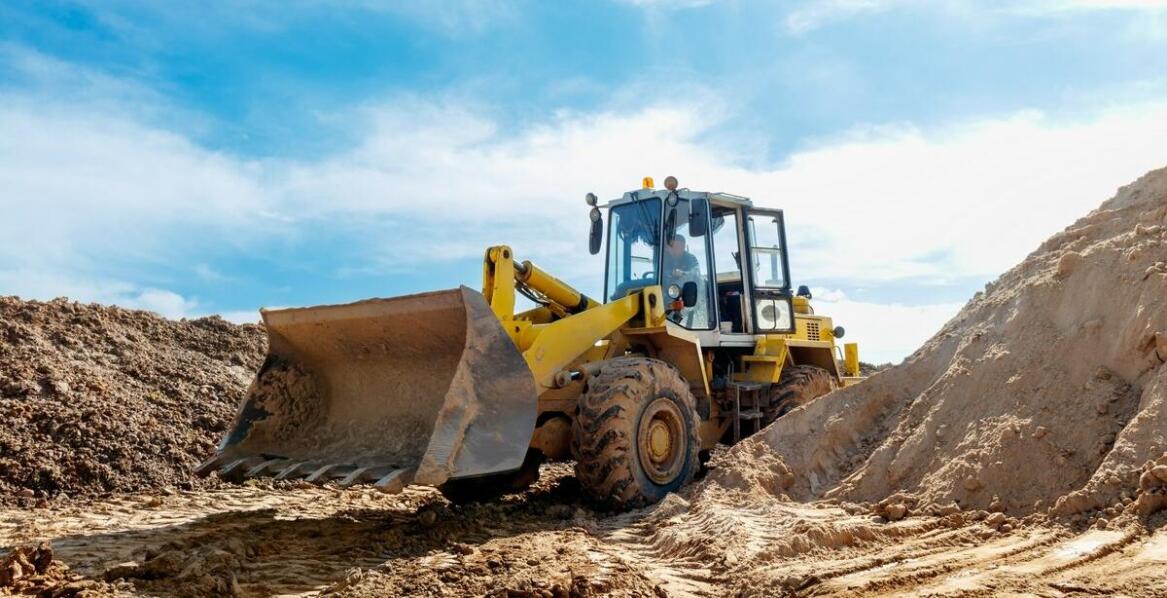 Rola mini ładowarki kołowej w zwiększeniu efektywności prac budowlanych