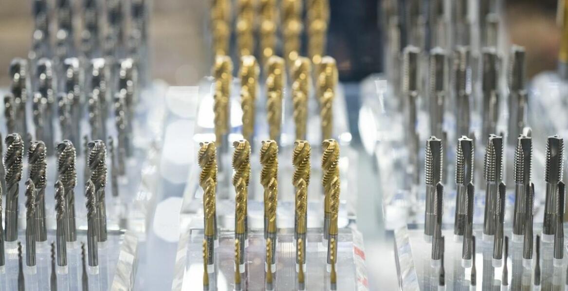 Jak pilnik obrotowy wpływa na precyzję obróbki metali?