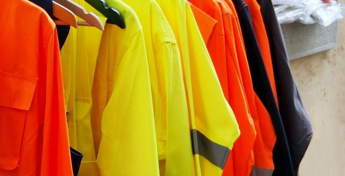 Innowacyjne zastosowania wielkich kokard w projektowaniu odzieży roboczej