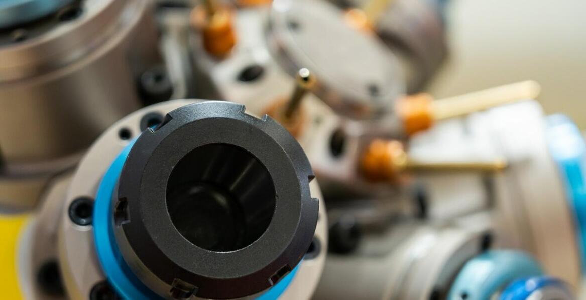 Rola świadomego wyboru złączek pneumatycznych wtykowych dla efektywności operacyjnej