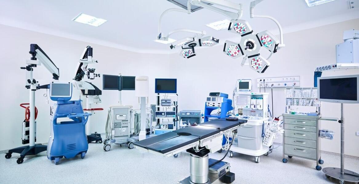 Jakie innowacyjne rozwiązania oferują współczesne systemy mebli laboratoryjnych?