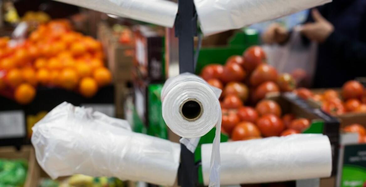 Przewaga kapturów foliowych nad innymi metodami zabezpieczania ładunków