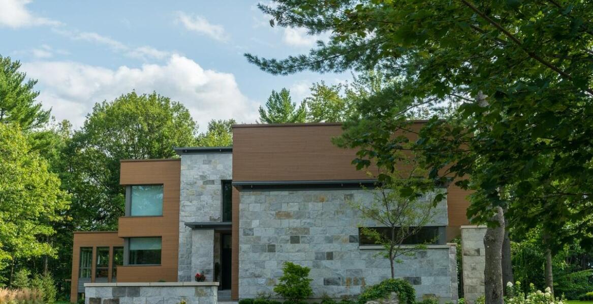 Spiek kwarcowy elewacja – rozwiązanie przyjazne środowisku