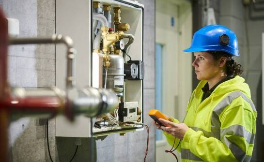 Czy serwis kotłów może obniżyć rachunki za gaz? Analiza korzyści