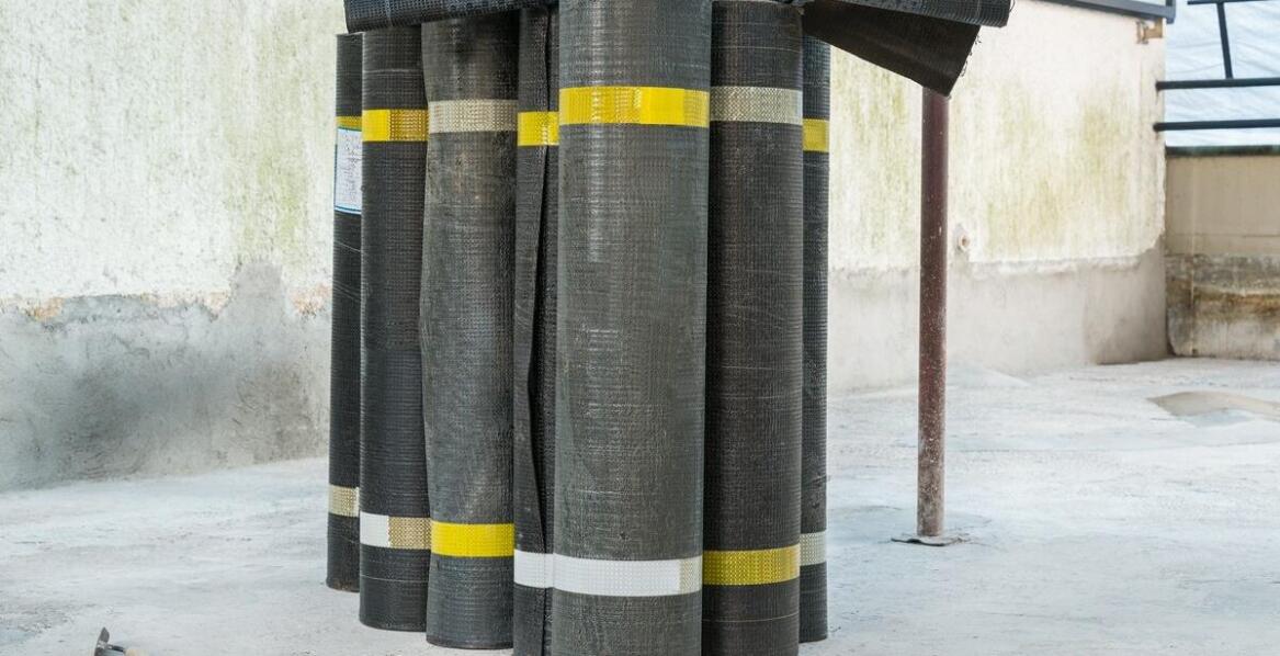 Porównanie membran i izolacji bitumicznych w ochronie fundamentów przed wodą