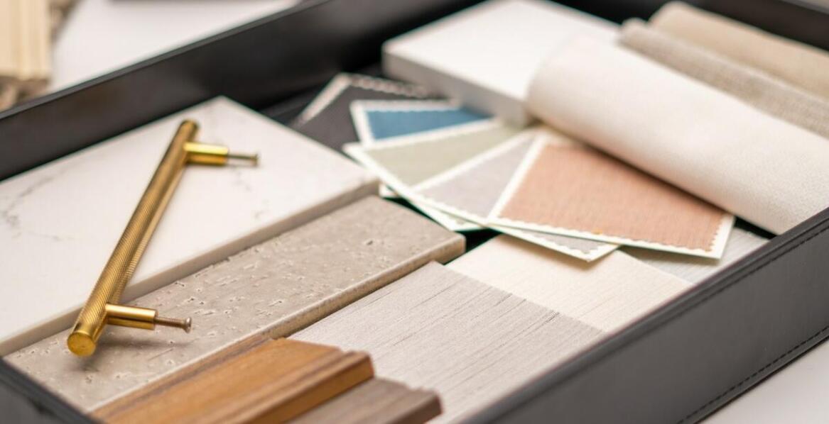 Jakie są kluczowe czynniki wpływające na sukces pracy dekoratora wnętrz?