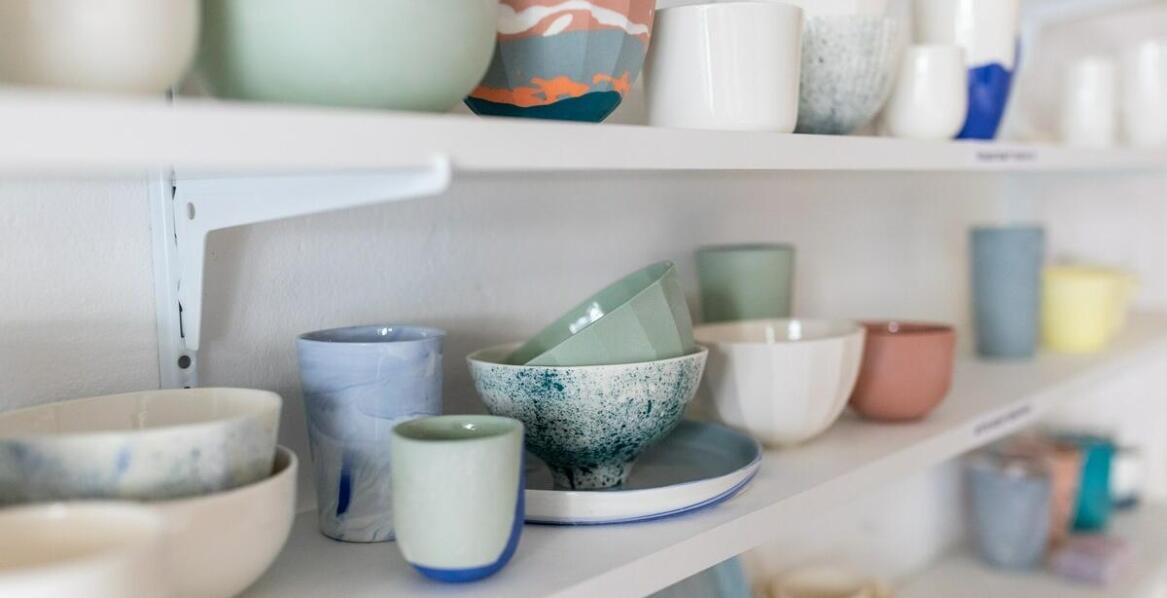 Odkryj zalety użytkowania niebieskich talerzy ceramicznych w codziennym życiu