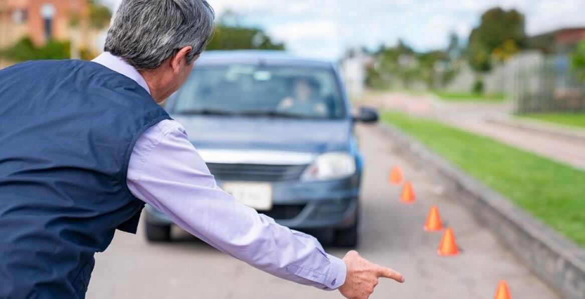 Profesjonalizm instruktorów jako klucz do sukcesu w nauce jazdy
