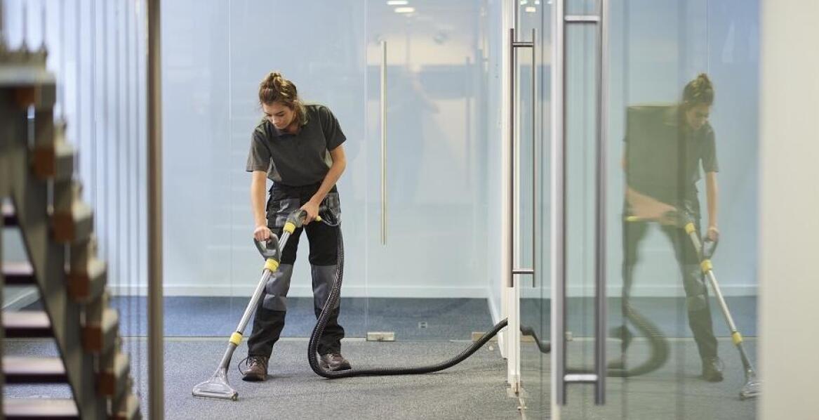 Sprzątanie lokali użytkowych – jak zapewnić klientom komfortowe warunki?