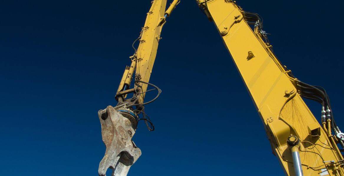 Co obejmuje pełna konserwacja dźwigów nożycowych i teleskopowych?